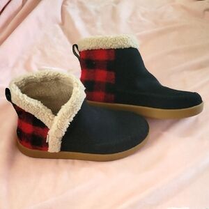New Sanuk Nice Bootah Plaid Ankle Booties